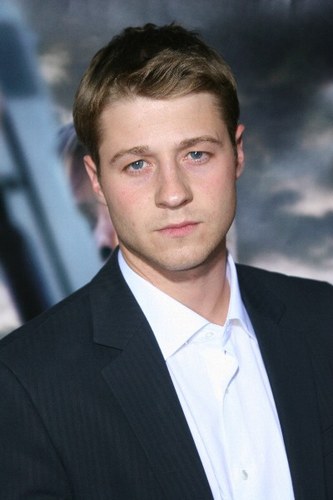 Ben McKenzie 13.jpg